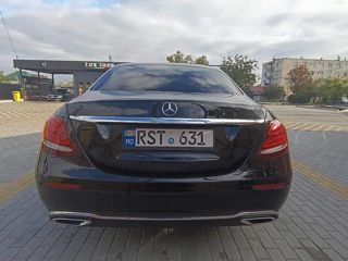 Mercedes E-Class foto 2