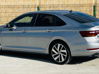 Volkswagen Jetta foto 4