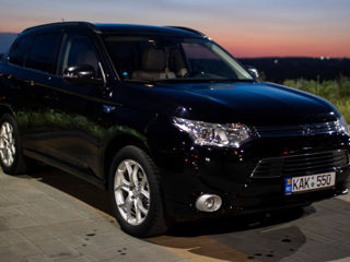 Mitsubishi Outlander foto 1