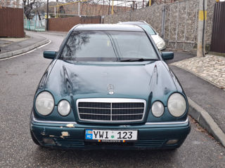 Mercedes E-Class foto 3