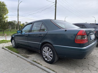 Mercedes C-Class foto 4