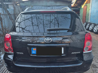 Toyota Avensis foto 5