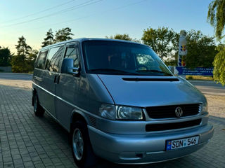 Volkswagen Caravelle foto 2