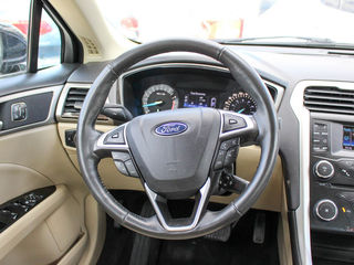 Ford Fusion foto 5