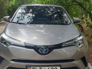 Toyota C-HR foto 2