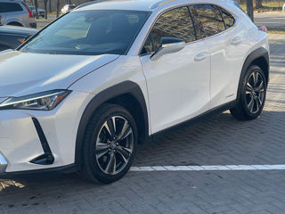 Lexus UX foto 2