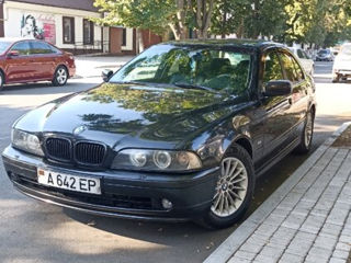 BMW 5 Series foto 1