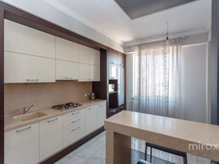 Apartament cu 2 camere, 120 m², Centru, Chișinău foto 2