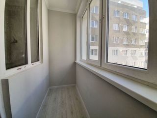 Vanzare apartament cu 2 odai! Euroreparație! foto 3