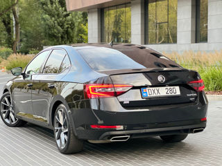 Skoda Superb foto 4