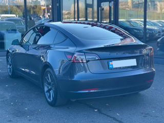 Tesla Model 3 foto 6