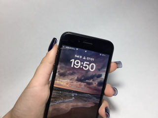 Vând iPhone 8 64GB foto 2