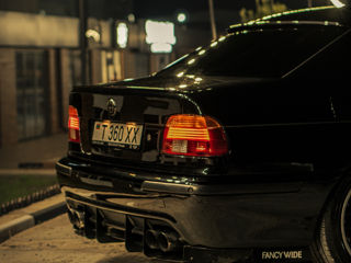 BMW 5 Series foto 2