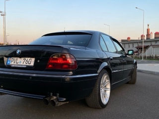 BMW 7 Series foto 2