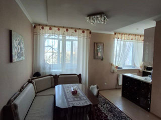 Ap. 3 cam., 76 м², 2/5 et.