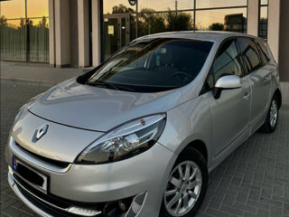 Renault Grand Scenic foto 2