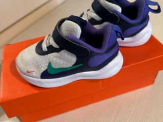 Ghetute Nike unisex originale, marimea 22, talpa max 14 cm foto 2