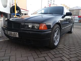 BMW 3 Series foto 1