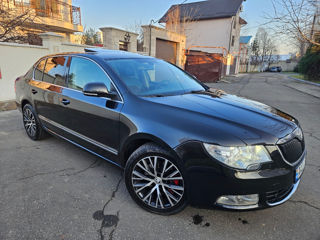 Skoda Superb foto 2