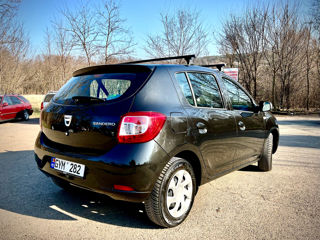 Dacia Sandero foto 2