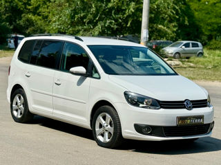 Volkswagen Touran фото 0