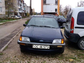 Ford Fiesta foto 2