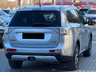 Mitsubishi Outlander foto 3