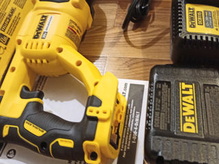 Перфоратор DeWalt DCH133  имеет три режима работы: сверление, сверление с ударом и долбление. Перекл foto 8