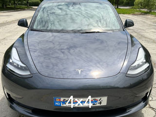 Tesla Model 3 foto 4