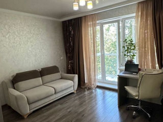 Apartament cu 3 camere, 84 m², Botanica, Chișinău foto 3