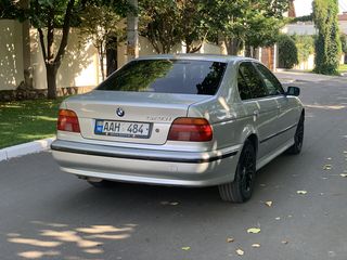 BMW 5 Series foto 6