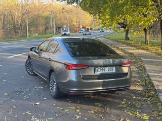 Skoda Superb foto 2