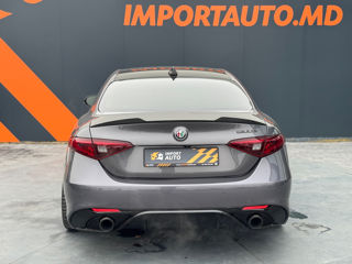 Alfa Romeo Giulia foto 7