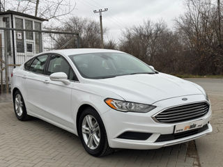 Ford Fusion foto 2