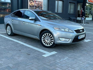 Ford Mondeo foto 2