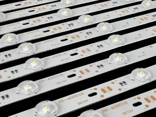 Светодиодная алюминиевая линейка с линзами 12V, 3030, 12 led/m, 19W, IP20, 6000K - белый холодный.