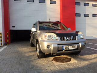 Nissan X-Trail foto 2