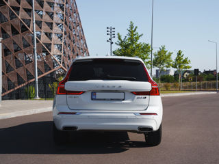 Volvo XC60 foto 2