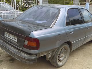 Hyundai Lantra foto 2