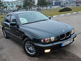 BMW 5 Series foto 9