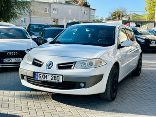 Renault Megane foto 2