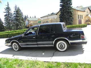 Chrisler imperial 1990 год.