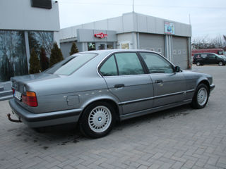 BMW 5 Series foto 4