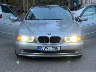 BMW 5 Series foto 2