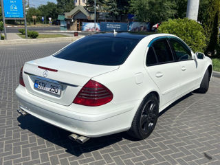 Mercedes E-Class foto 5