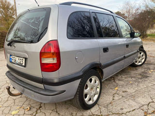 Opel Zafira foto 4