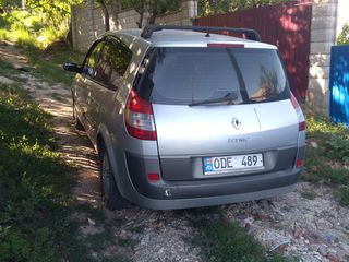 Renault Grand Scenic foto 2