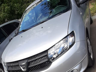 Dacia Sandero foto 1