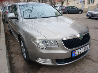 Skoda Superb foto 2