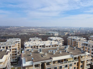 Apartament cu 4 camere, 180 m², Buiucani, Chișinău foto 1